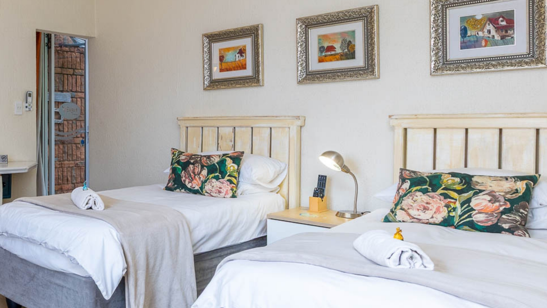 Room 4 - Polokwane Affordable Accommodation